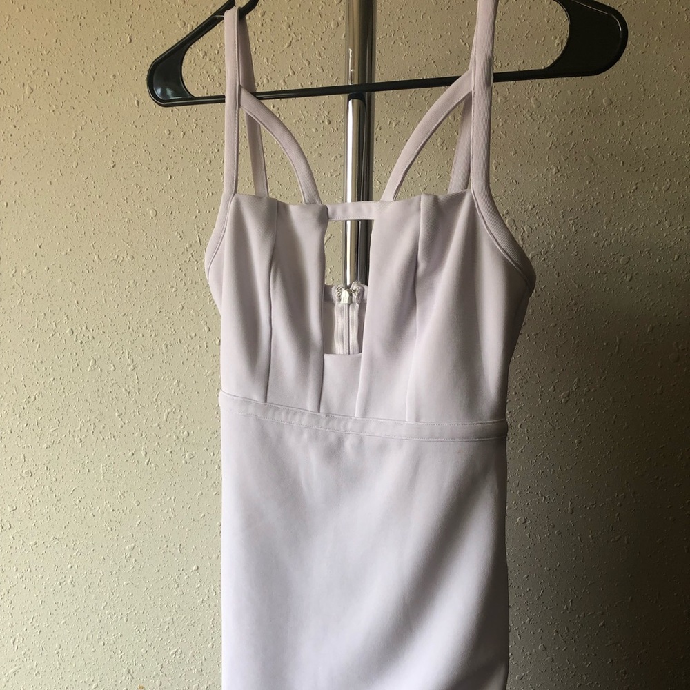White bodycon dress